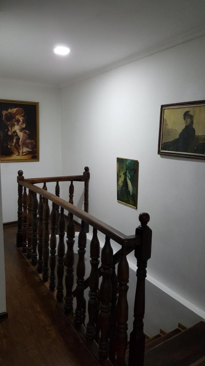 Guesthouse Different Tbilisi Buitenkant foto