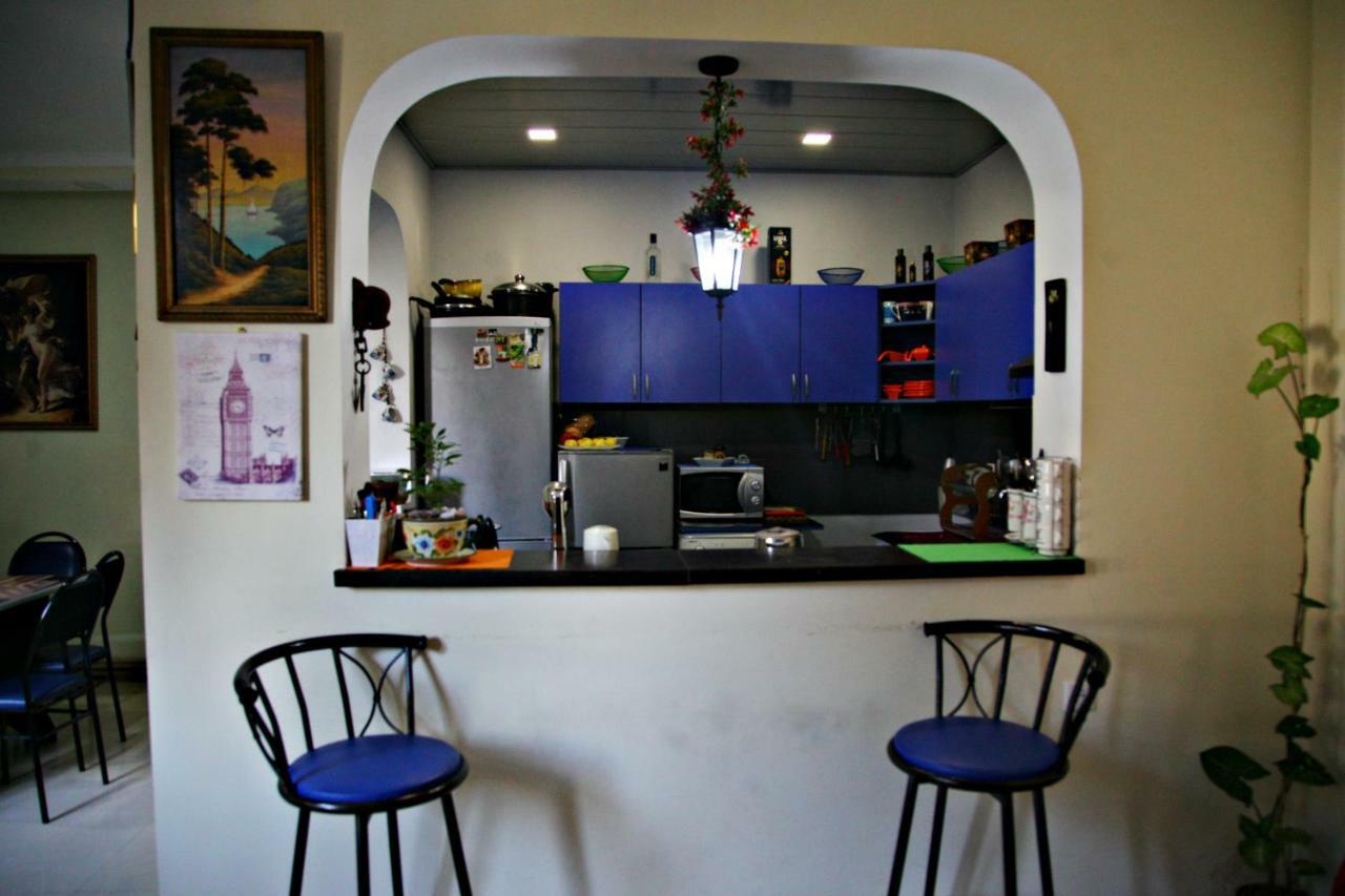 Guesthouse Different Tbilisi Buitenkant foto